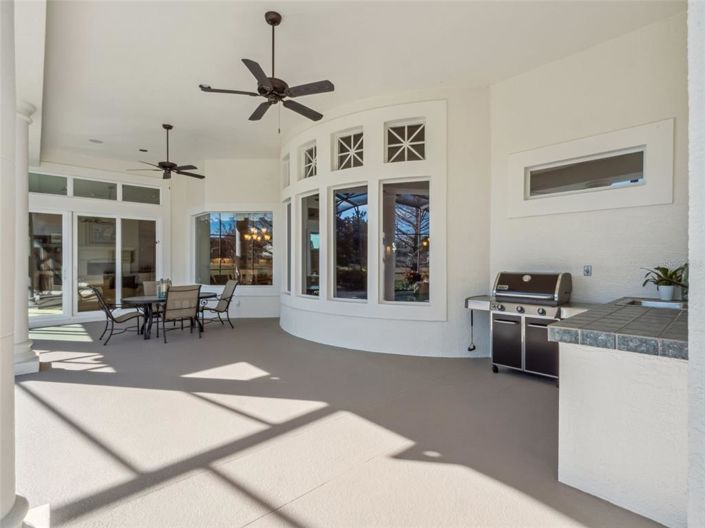 Image No.32-5 Bed Property for sale