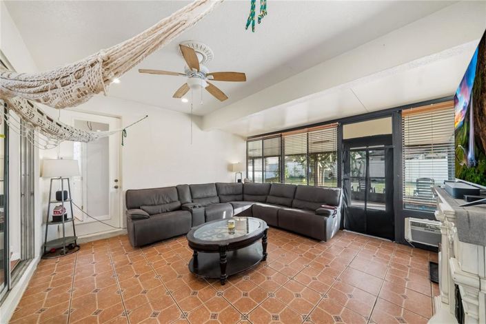 Image No.22-4 Bed Property for sale