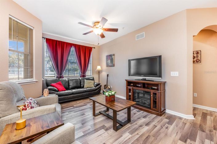 Image No.13-3 Bed Property for sale