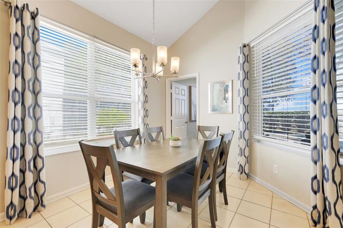 Image No.12-5 Bed Property for sale