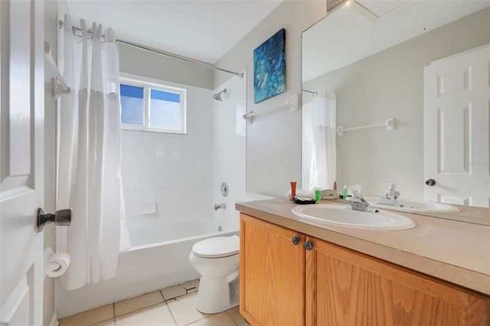 Image No.25-5 Bed Property for sale