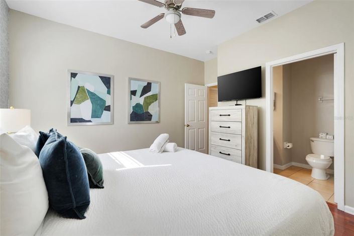 Image No.27-5 Bed Property for sale