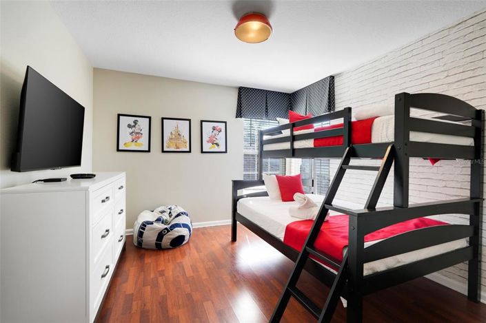 Image No.30-5 Bed Property for sale