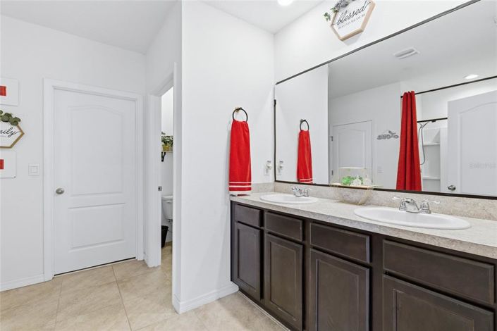 Image No.15-4 Bed Property for sale