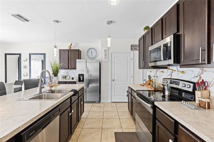 Image No.4-4 Bed Property for sale