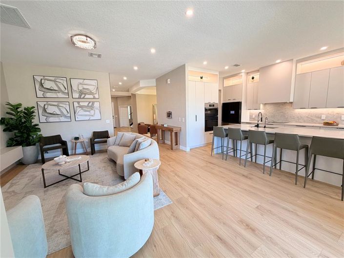 Image No.16-5 Bed Property for sale