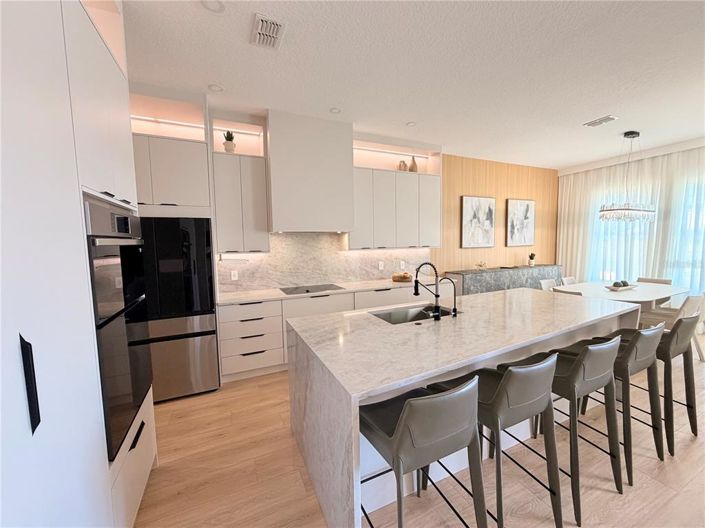 Image No.19-5 Bed Property for sale