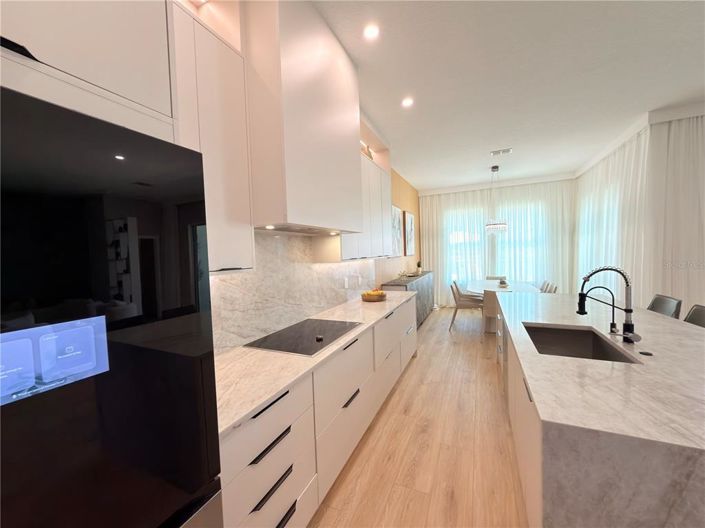 Image No.24-5 Bed Property for sale