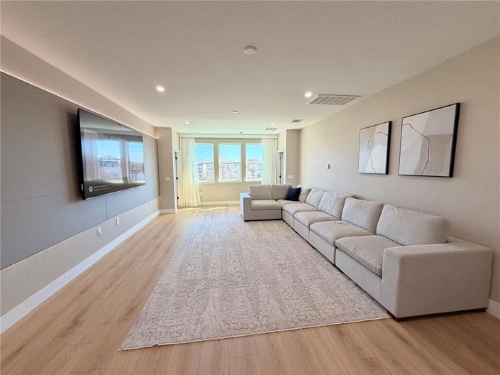 Image No.46-5 Bed Property for sale