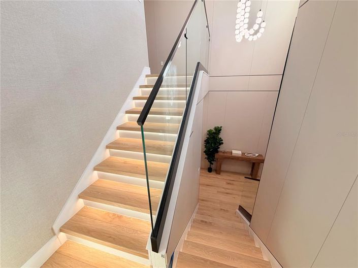 Image No.5-5 Bed Property for sale