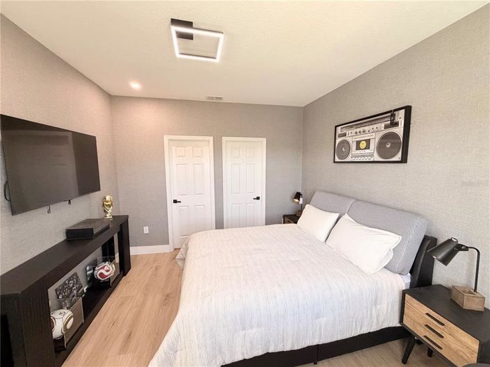 Image No.57-5 Bed Property for sale