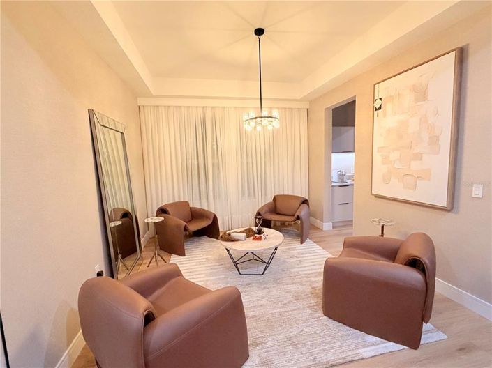 Image No.8-5 Bed Property for sale