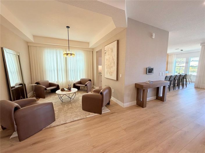 Image No.9-5 Bed Property for sale