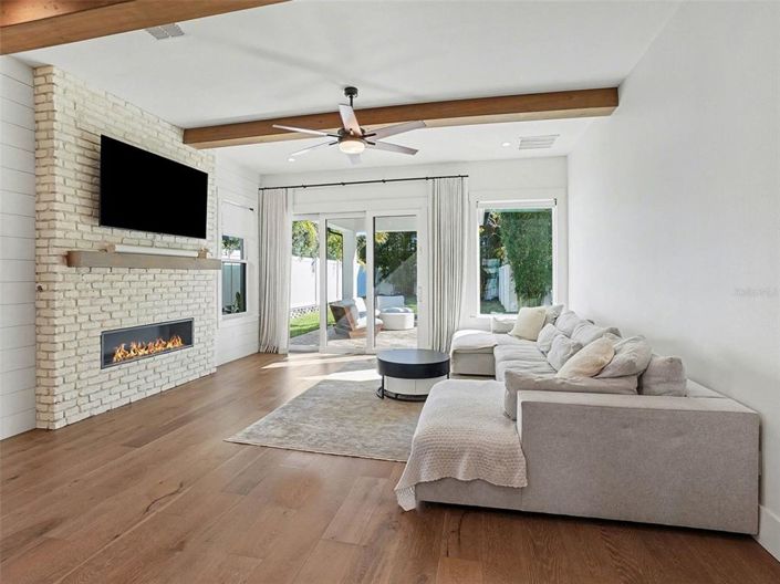 Image No.10-4 Bed Property for sale