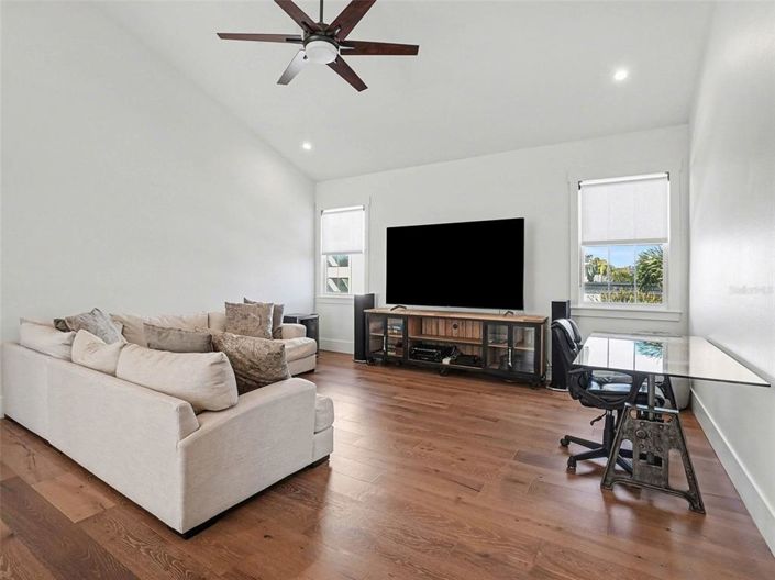 Image No.19-4 Bed Property for sale