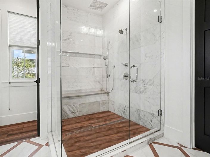 Image No.27-4 Bed Property for sale