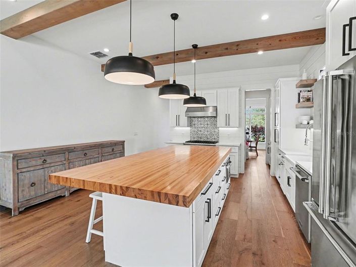 Image No.3-4 Bed Property for sale