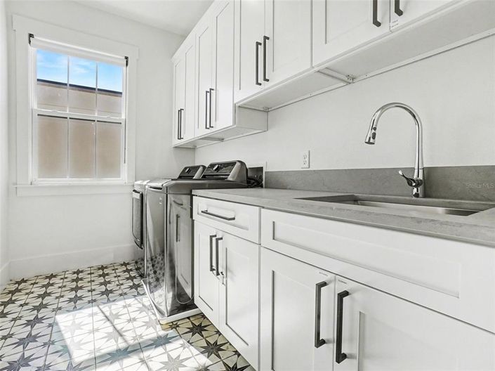 Image No.36-4 Bed Property for sale