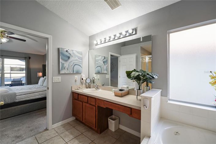 Image No.21-4 Bed Property for sale