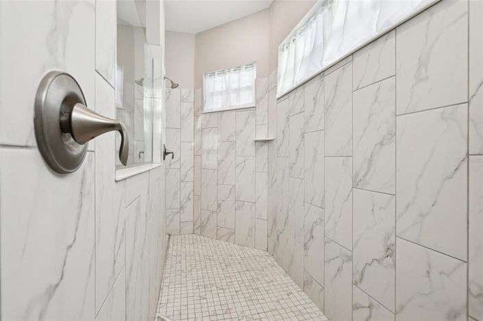 Image No.28-4 Bed Property for sale