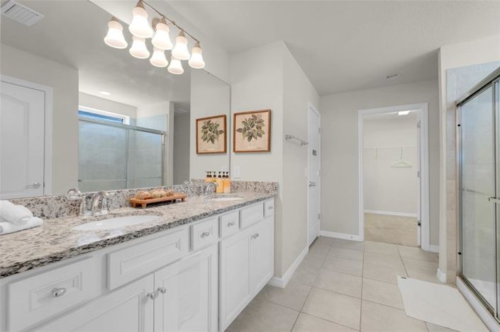 Image No.20-5 Bed Property for sale