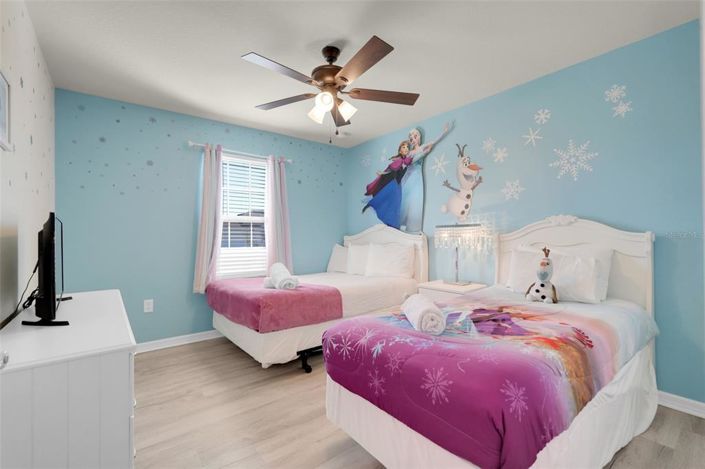 Image No.30-5 Bed Property for sale