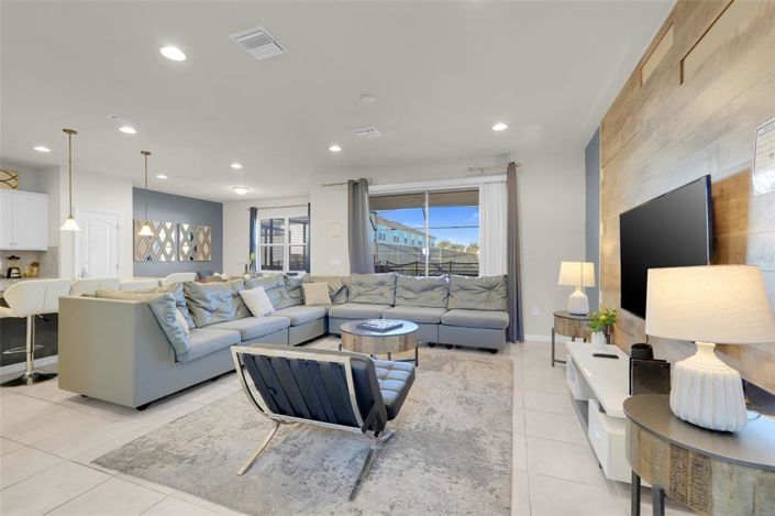 Image No.8-5 Bed Property for sale