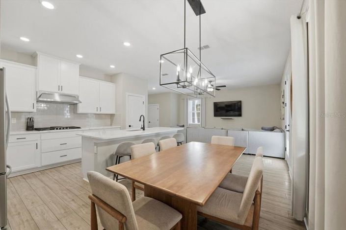 Image No.19-5 Bed Property for sale