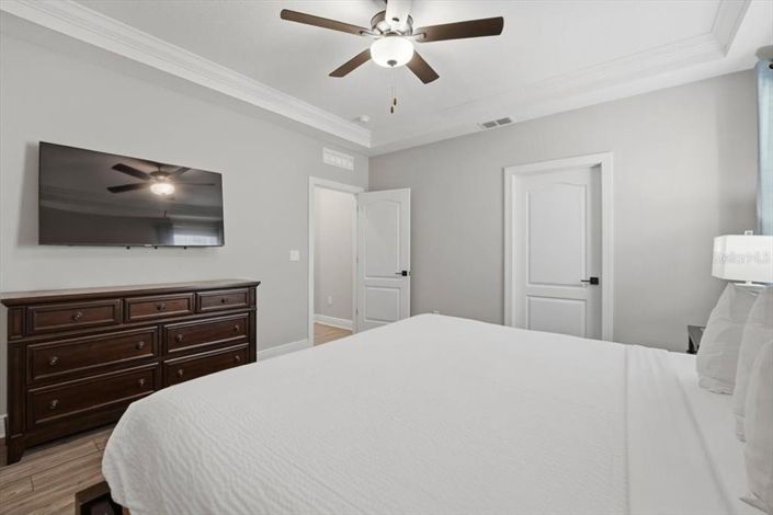 Image No.23-5 Bed Property for sale