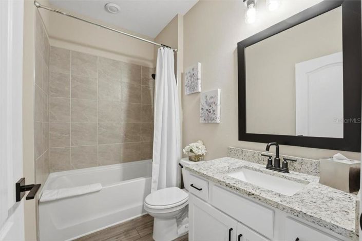 Image No.40-5 Bed Property for sale