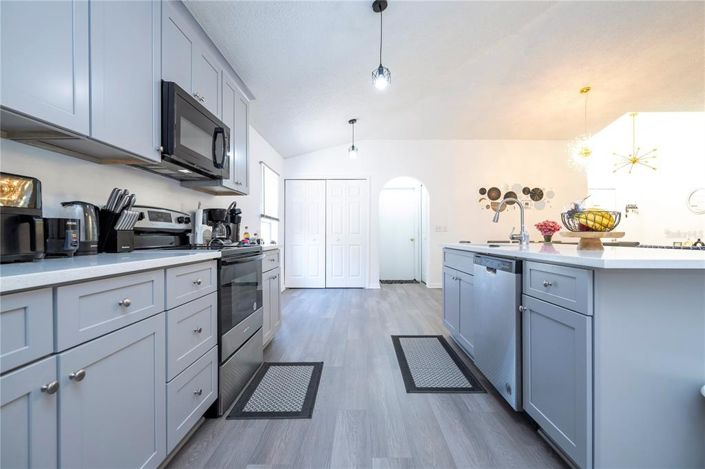 Image No.55-4 Bed Property for sale