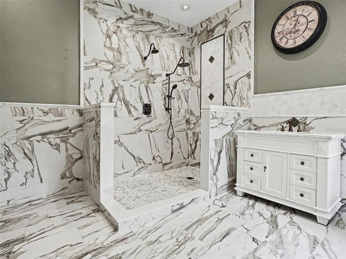 Image No.26-4 Bed Property for sale