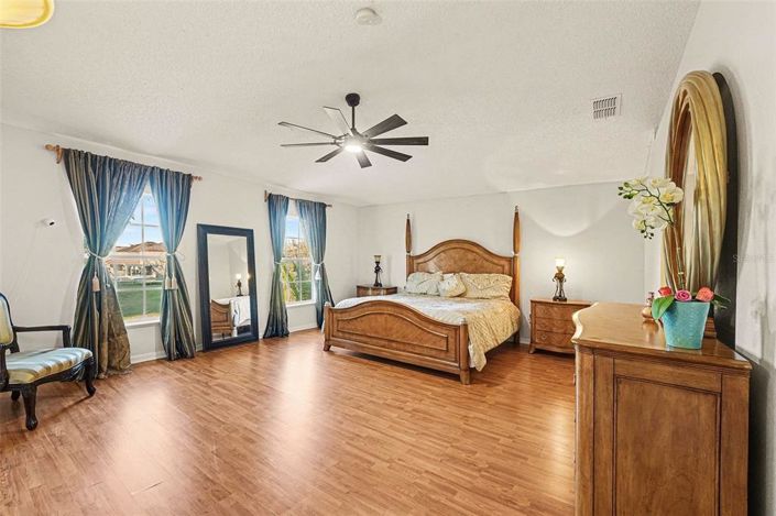 Image No.15-3 Bed Property for sale