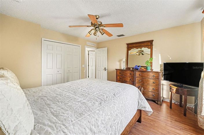 Image No.25-3 Bed Property for sale