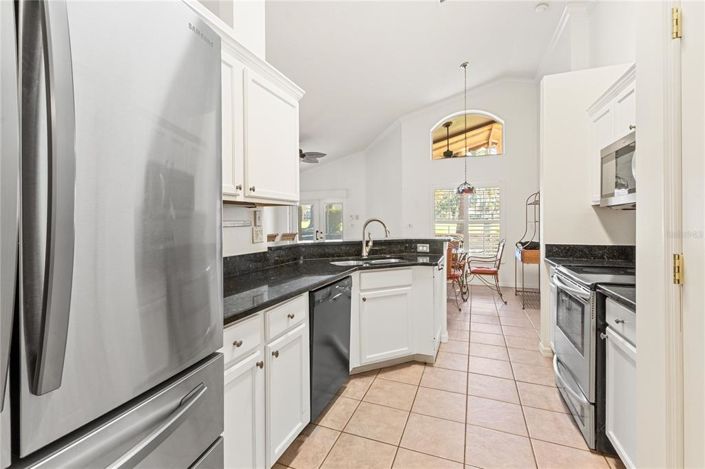 Image No.26-3 Bed Property for sale