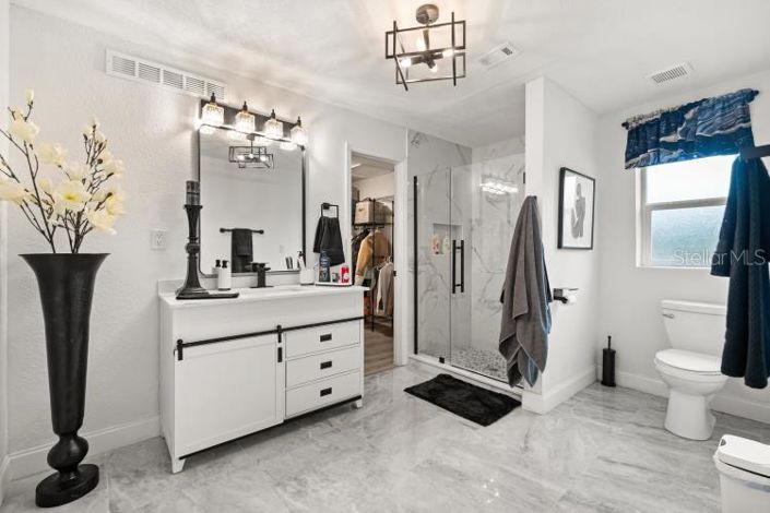 Image No.17-5 Bed Property for sale