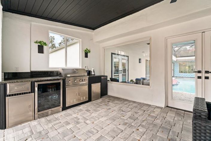 Image No.31-5 Bed Property for sale