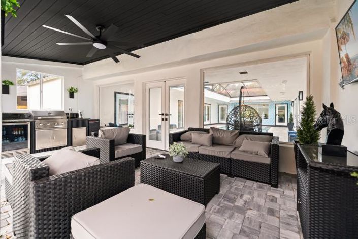 Image No.32-5 Bed Property for sale