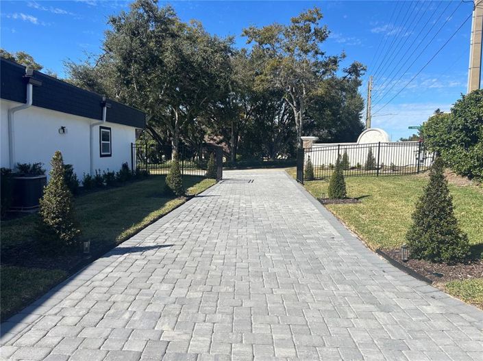 Image No.38-5 Bed Property for sale