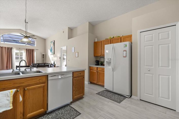 Image No.14-4 Bed Property for sale