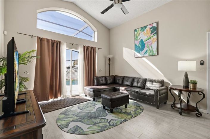 Image No.5-4 Bed Property for sale