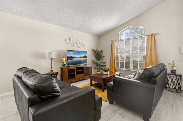 Image No.7-4 Bed Property for sale