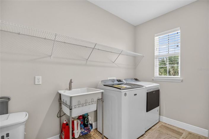 Image No.38-5 Bed Property for sale