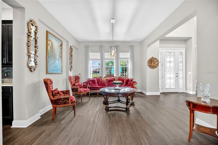 Image No.8-5 Bed Property for sale