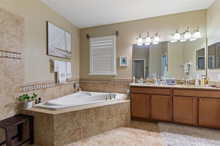 Image No.21-4 Bed Property for sale