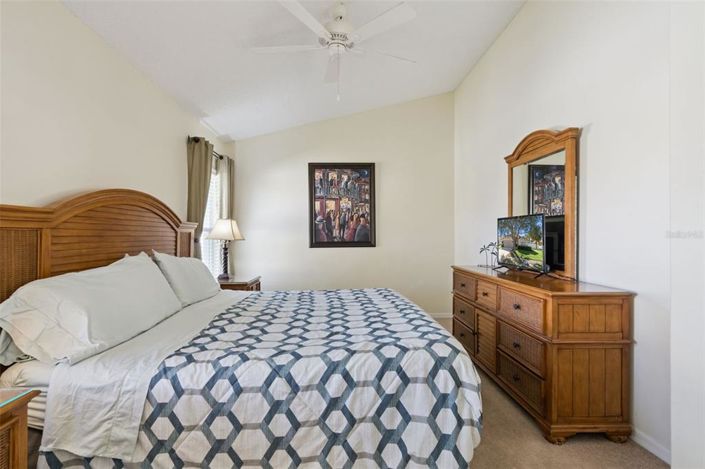 Image No.13-6 Bed Property for sale