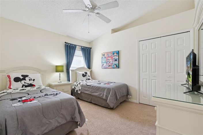 Image No.20-6 Bed Property for sale