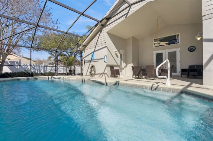 Image No.28-6 Bed Property for sale