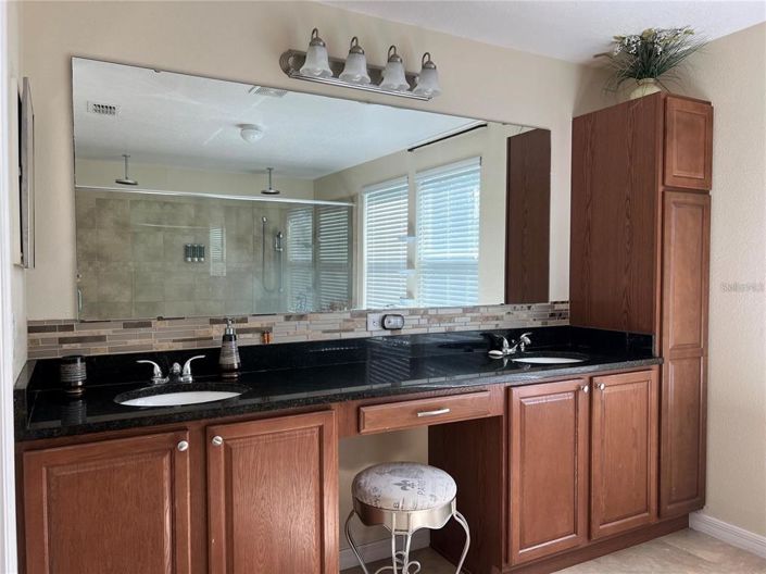 Image No.24-4 Bed Property for sale