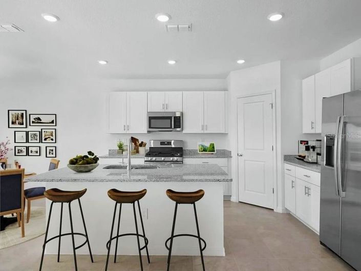 Image No.2-5 Bed Property for sale